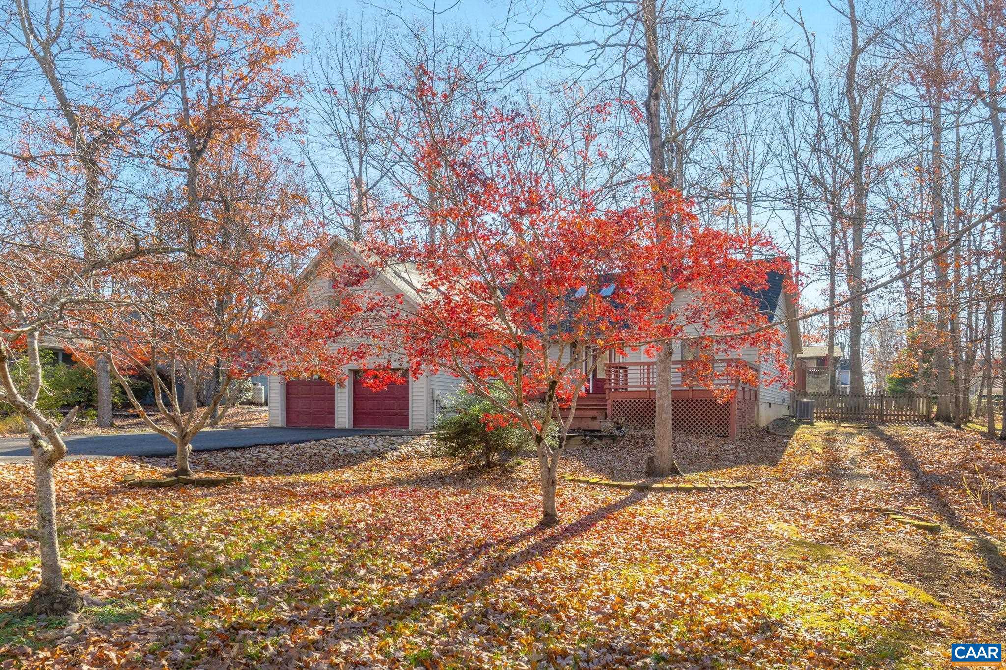 LAKE MONTICELLO - Residential