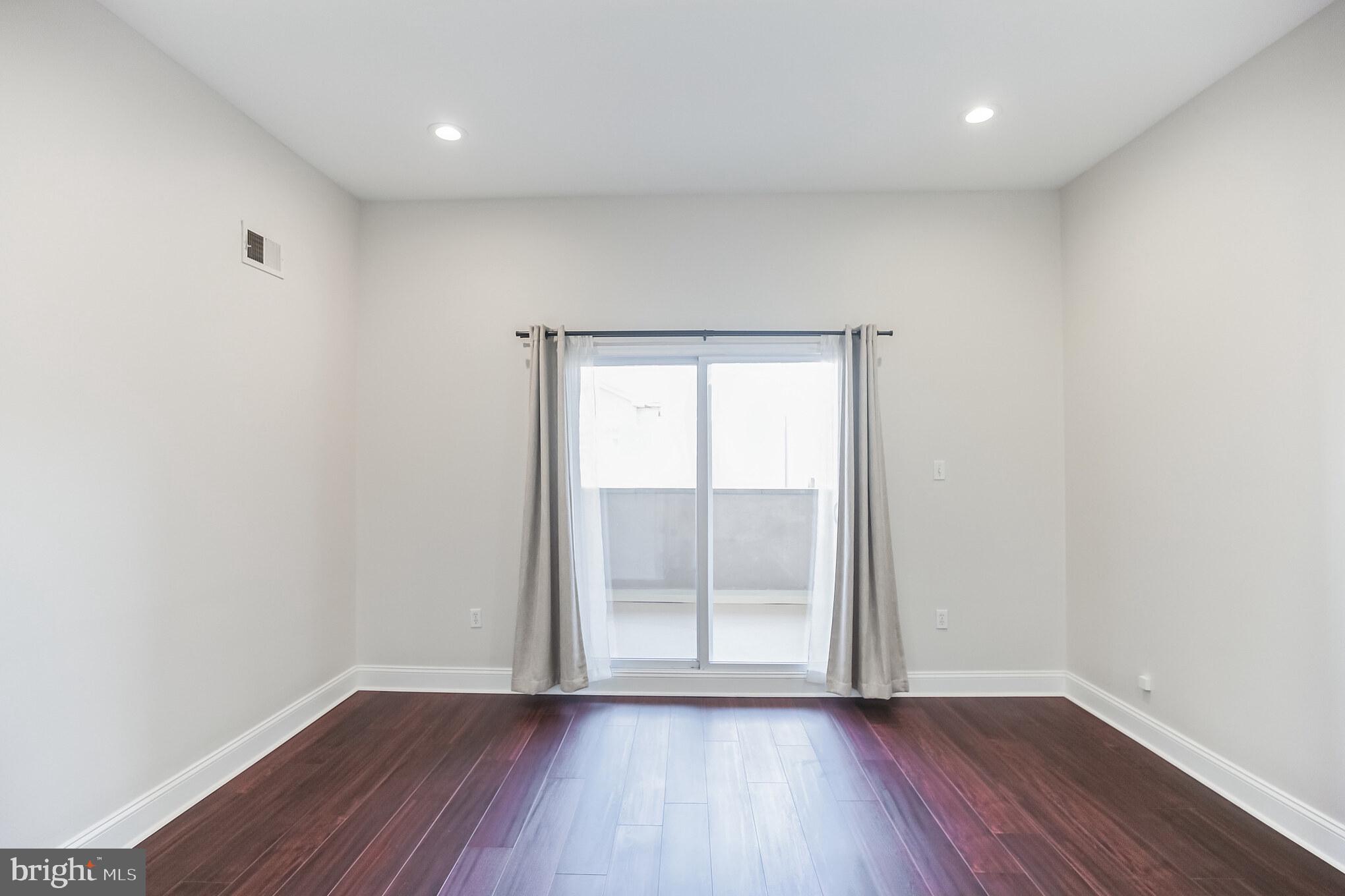 POINT BREEZE - Residential Lease