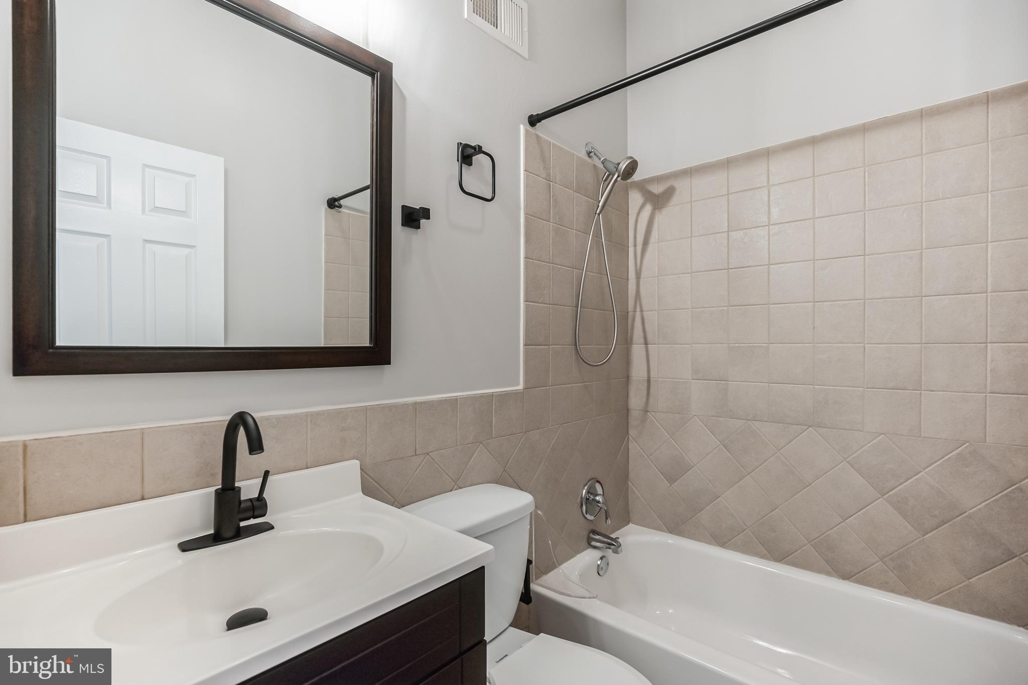 POINT BREEZE - Residential Lease