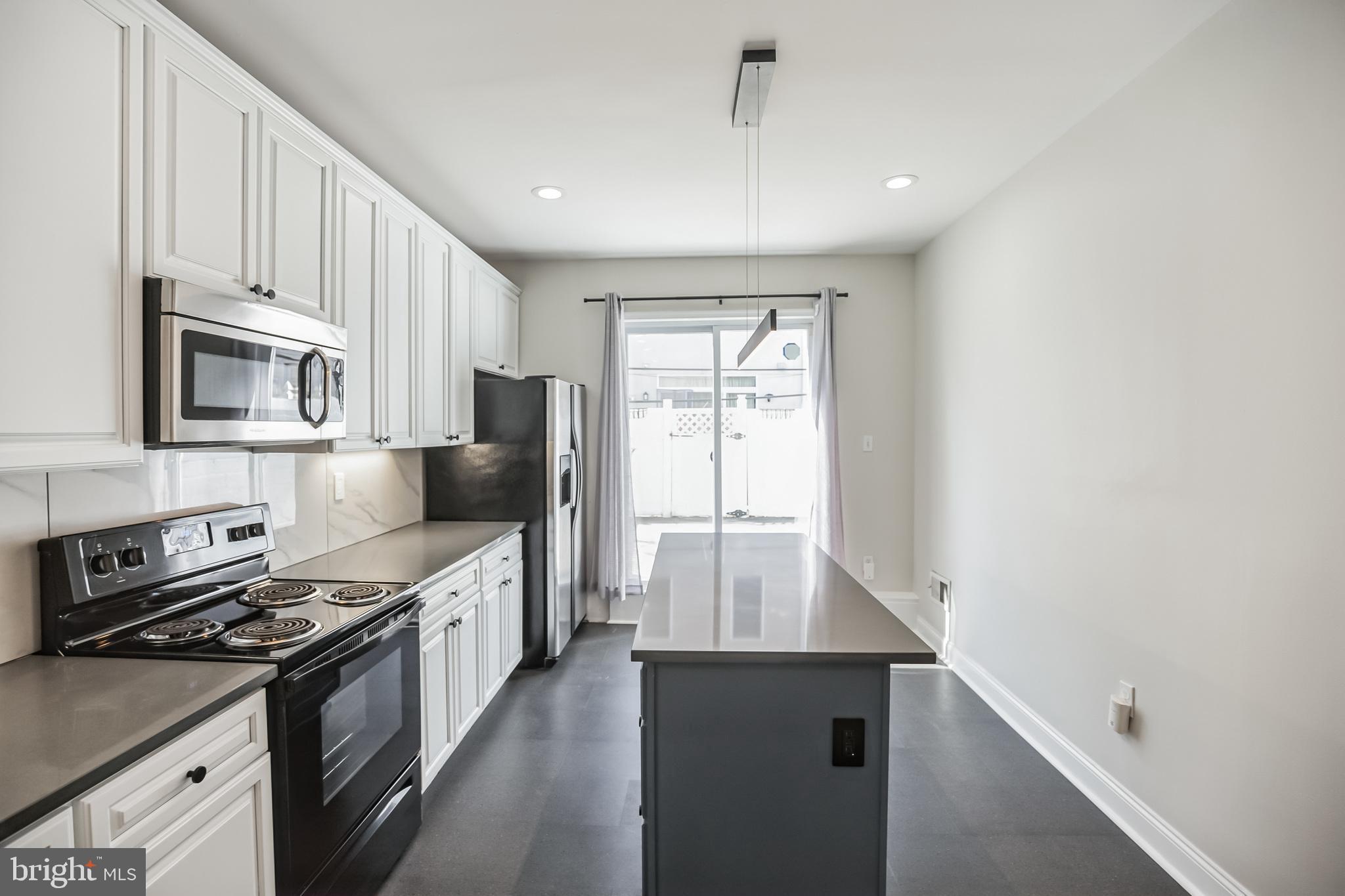 POINT BREEZE - Residential Lease