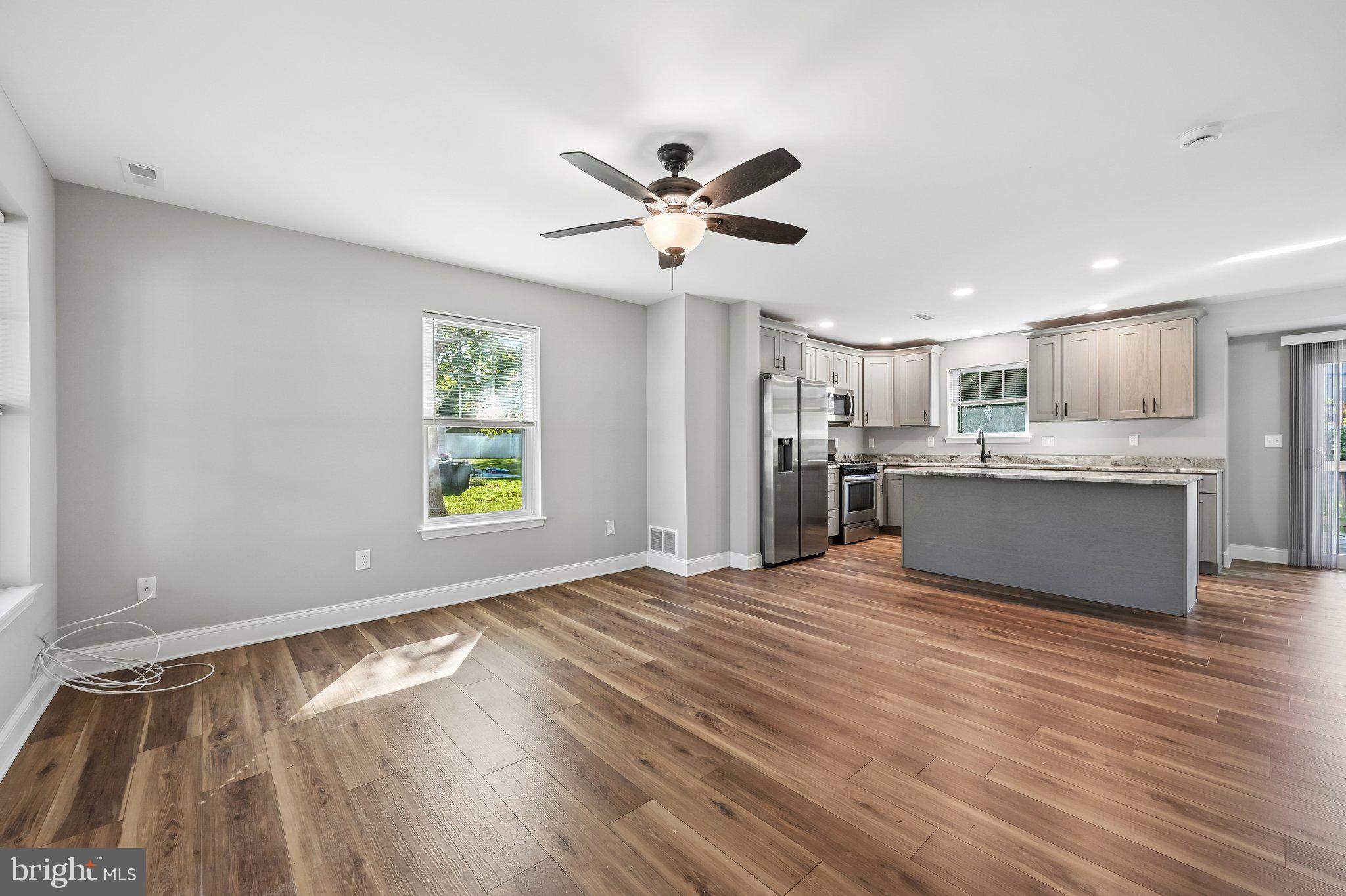 336 W EVESHAM AVENUE
