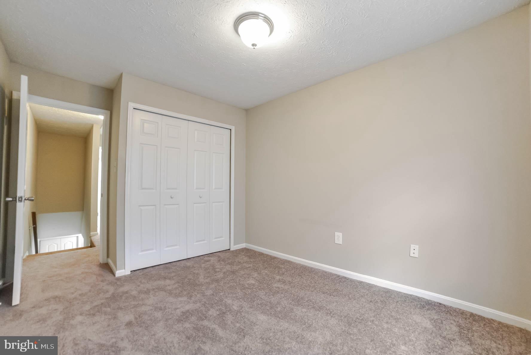 ST CHARLES HAMPSHIRE - Residential