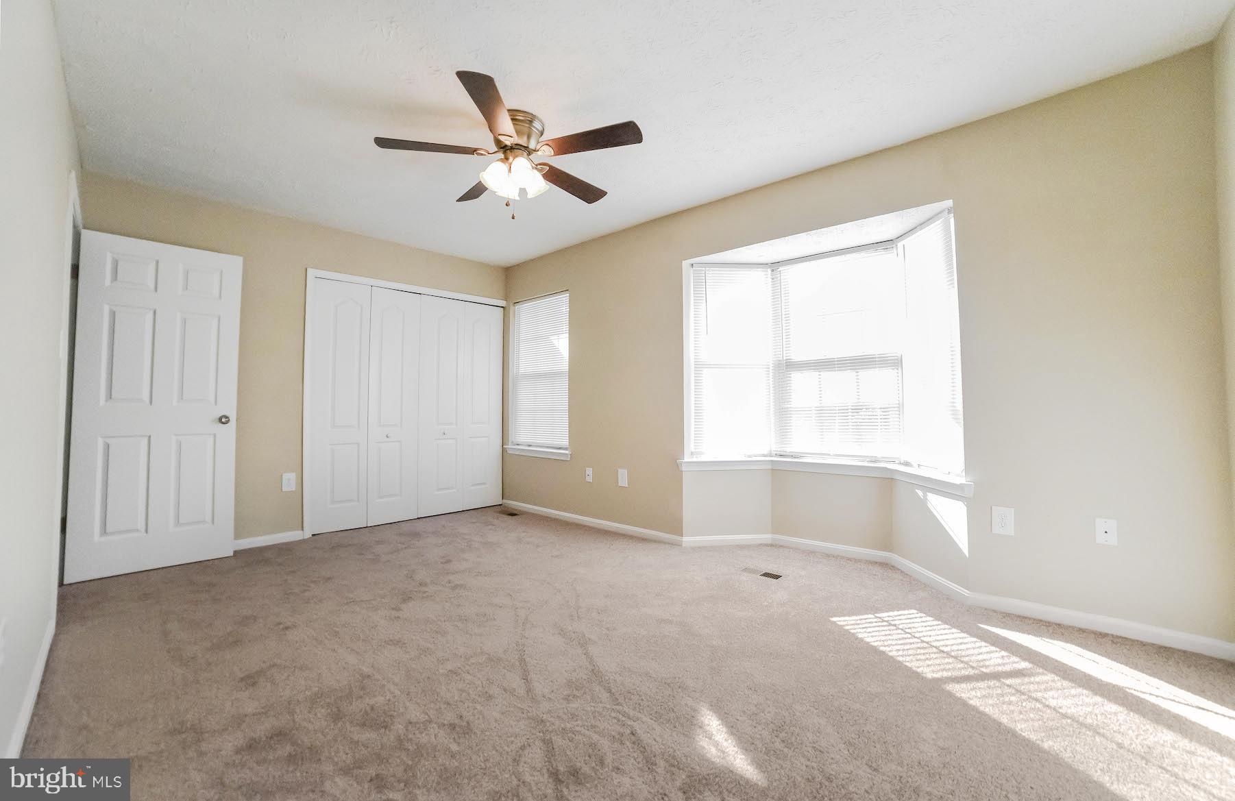 ST CHARLES HAMPSHIRE - Residential