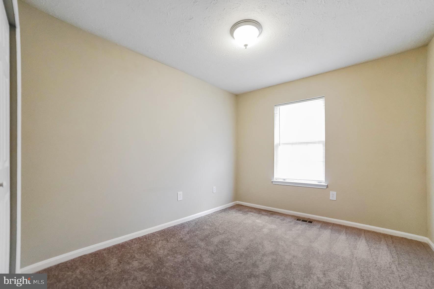 ST CHARLES HAMPSHIRE - Residential