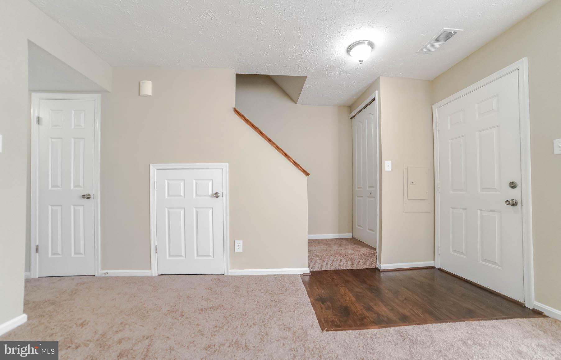 ST CHARLES HAMPSHIRE - Residential