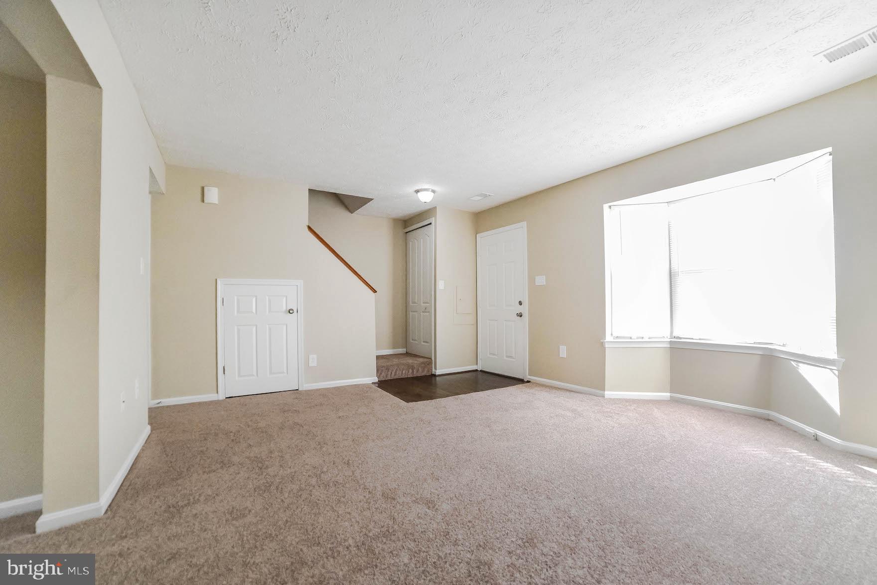 ST CHARLES HAMPSHIRE - Residential