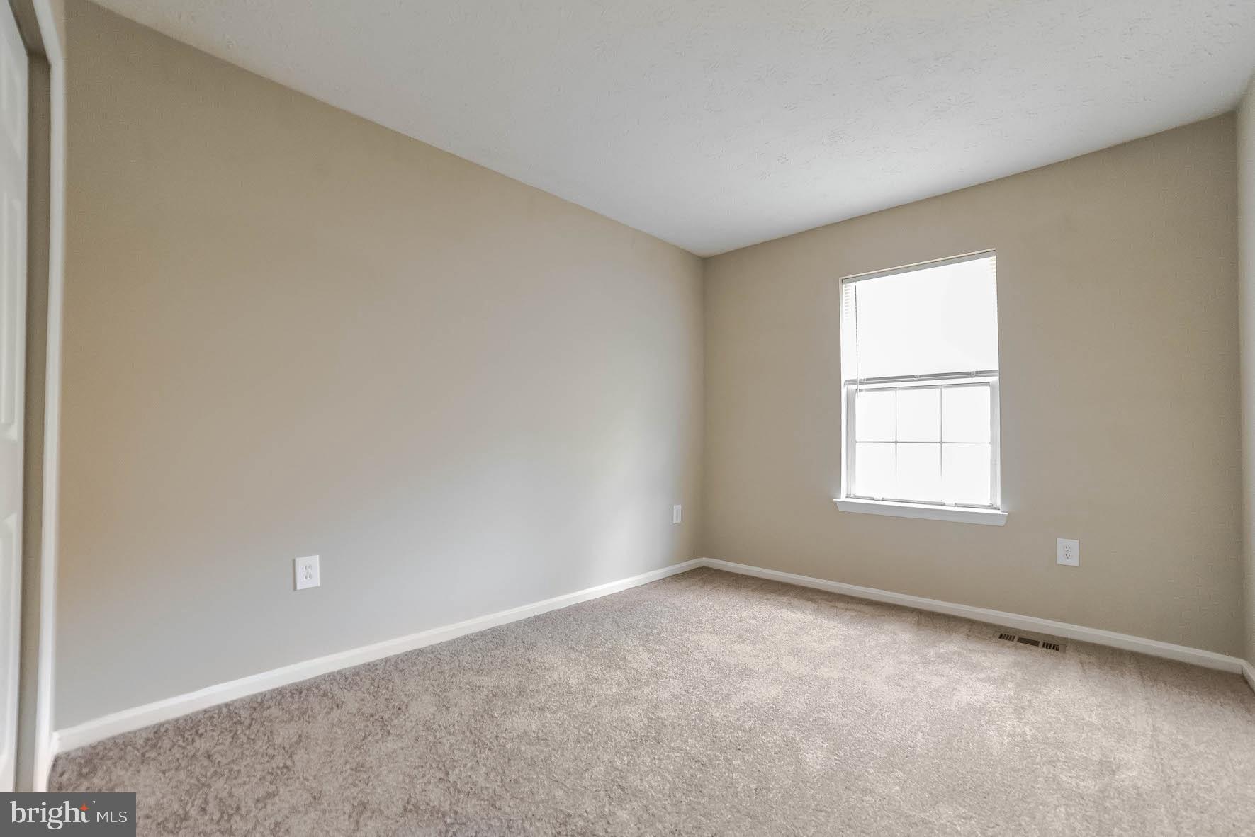 ST CHARLES HAMPSHIRE - Residential