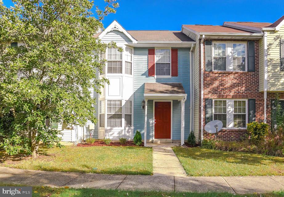 ST CHARLES HAMPSHIRE - Residential