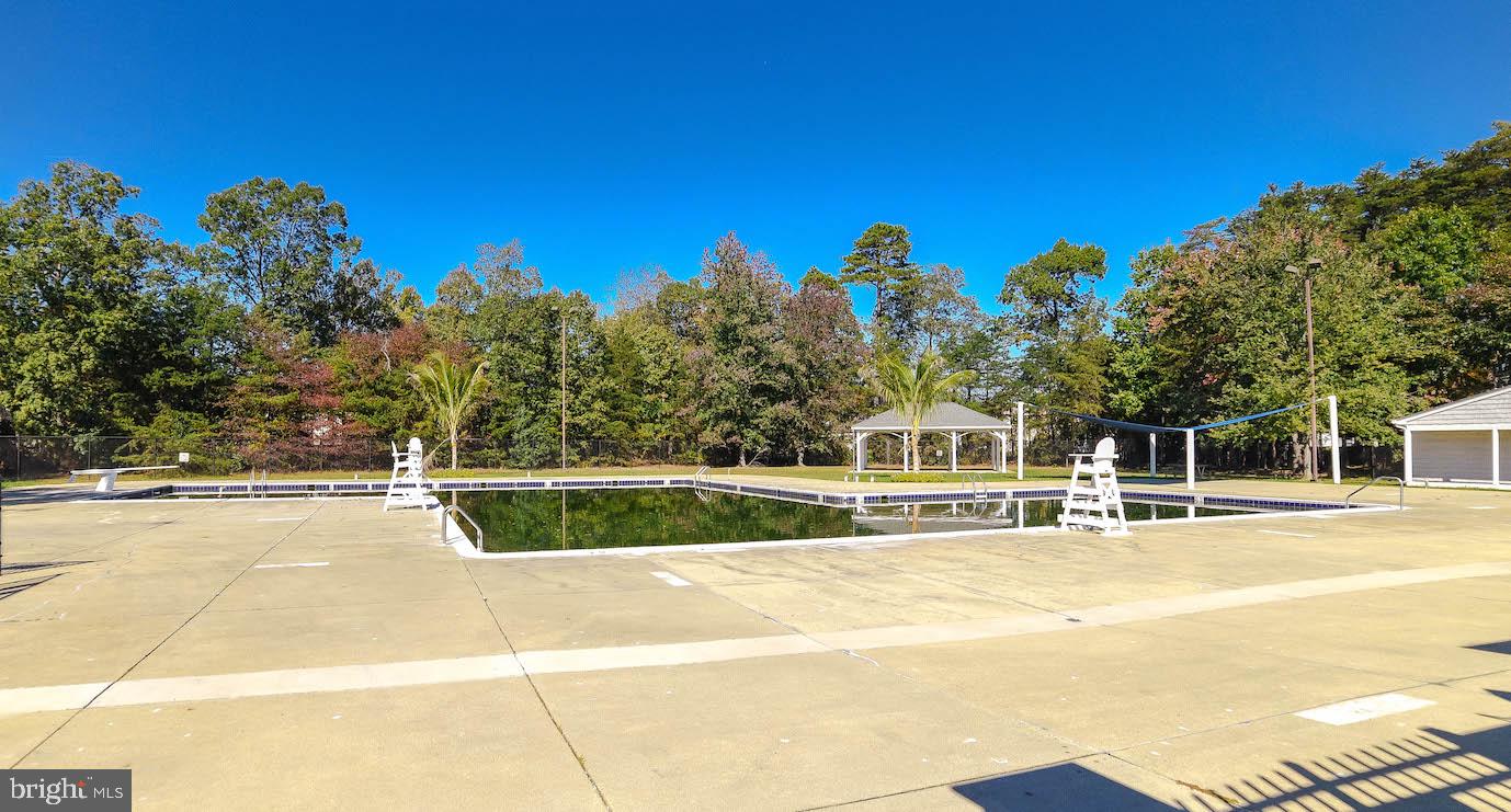 ST CHARLES HAMPSHIRE - Residential