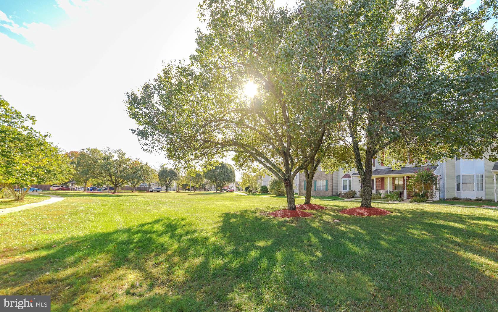 ST CHARLES HAMPSHIRE - Residential