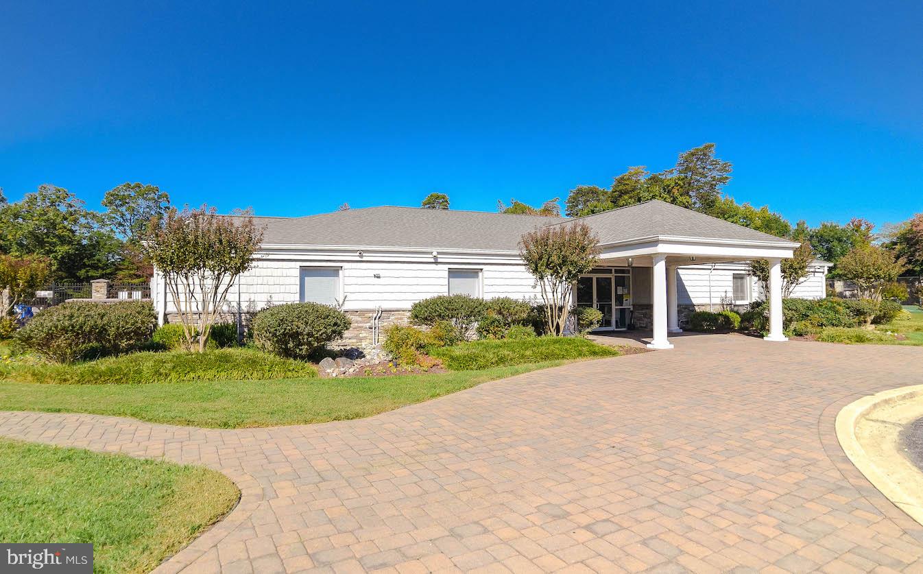 ST CHARLES HAMPSHIRE - Residential