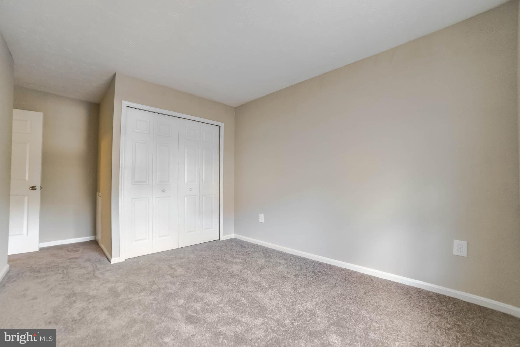 ST CHARLES HAMPSHIRE - Residential