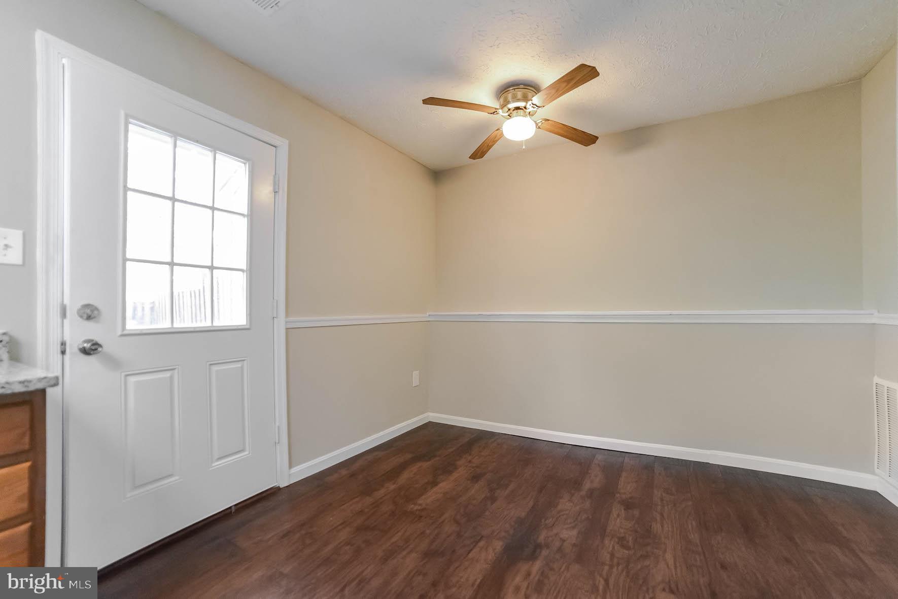 ST CHARLES HAMPSHIRE - Residential