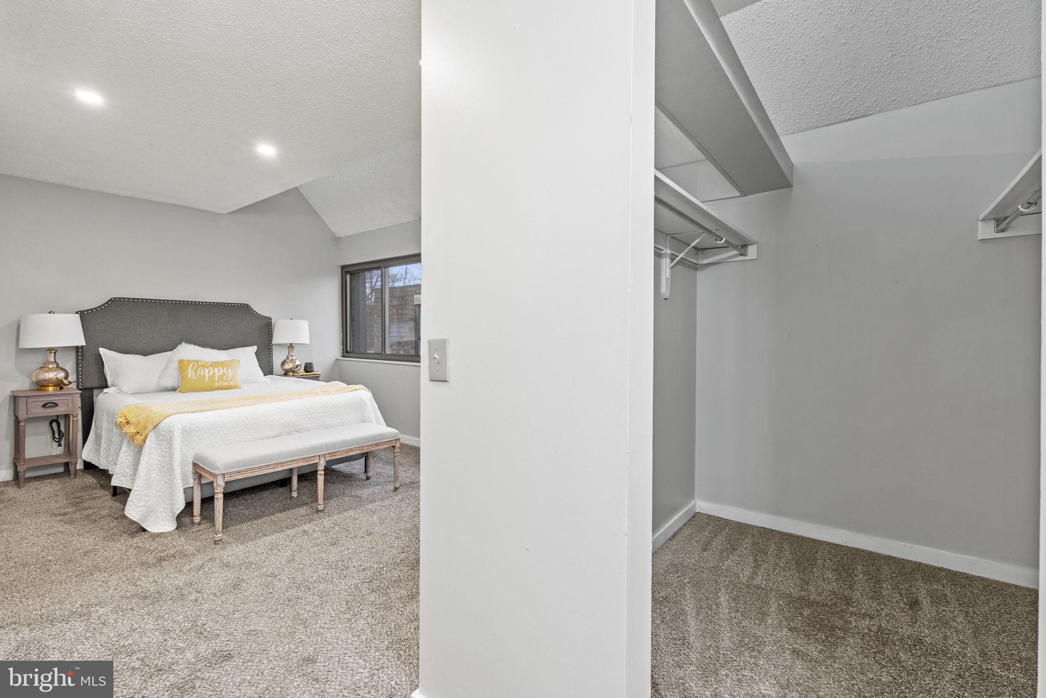 COLD SPRING NEWTOWN - Residential