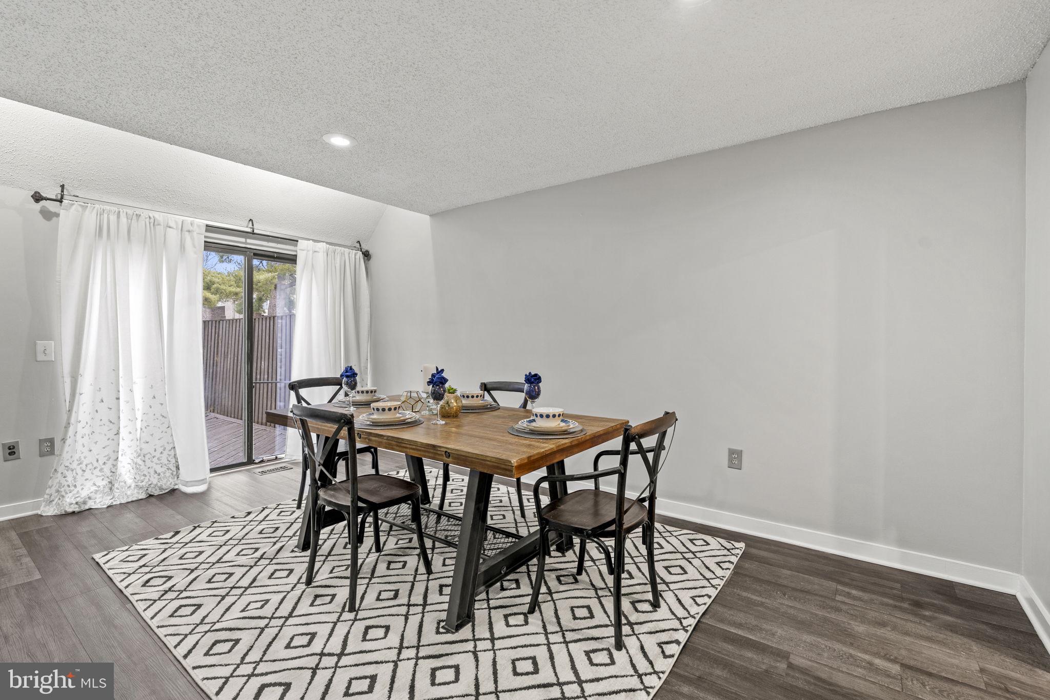 COLD SPRING NEWTOWN - Residential