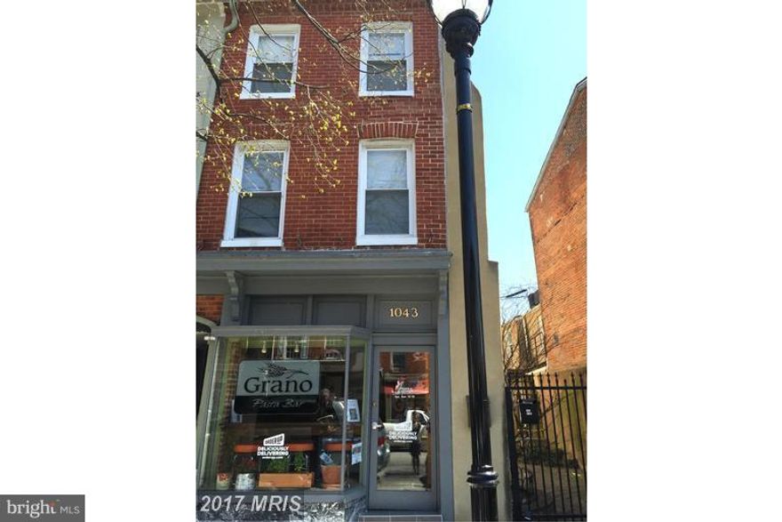 This 2 bedroom rental is jest steps away from Cross St. Market. The courtyard is ready for having a BBQ or sitting in the sun having a glass of wine. The private secure entrance into a garden patio, stainless package and location make this apartment perfect. Just minutes from downtown, a short walk to Ravens stadium, and in the heart of Federal Hill. What more could you ask for!