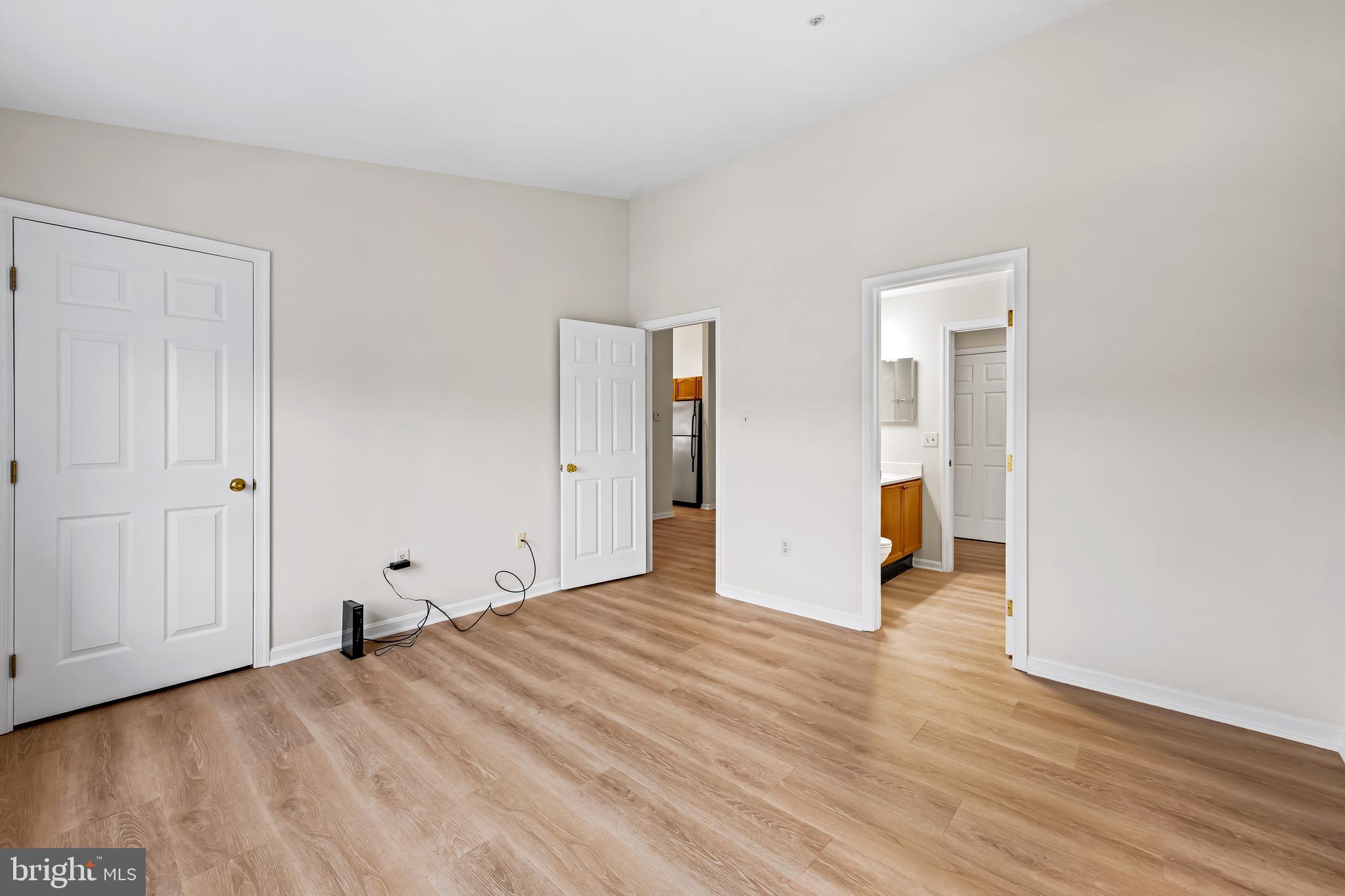 WATERSIDE - Residential