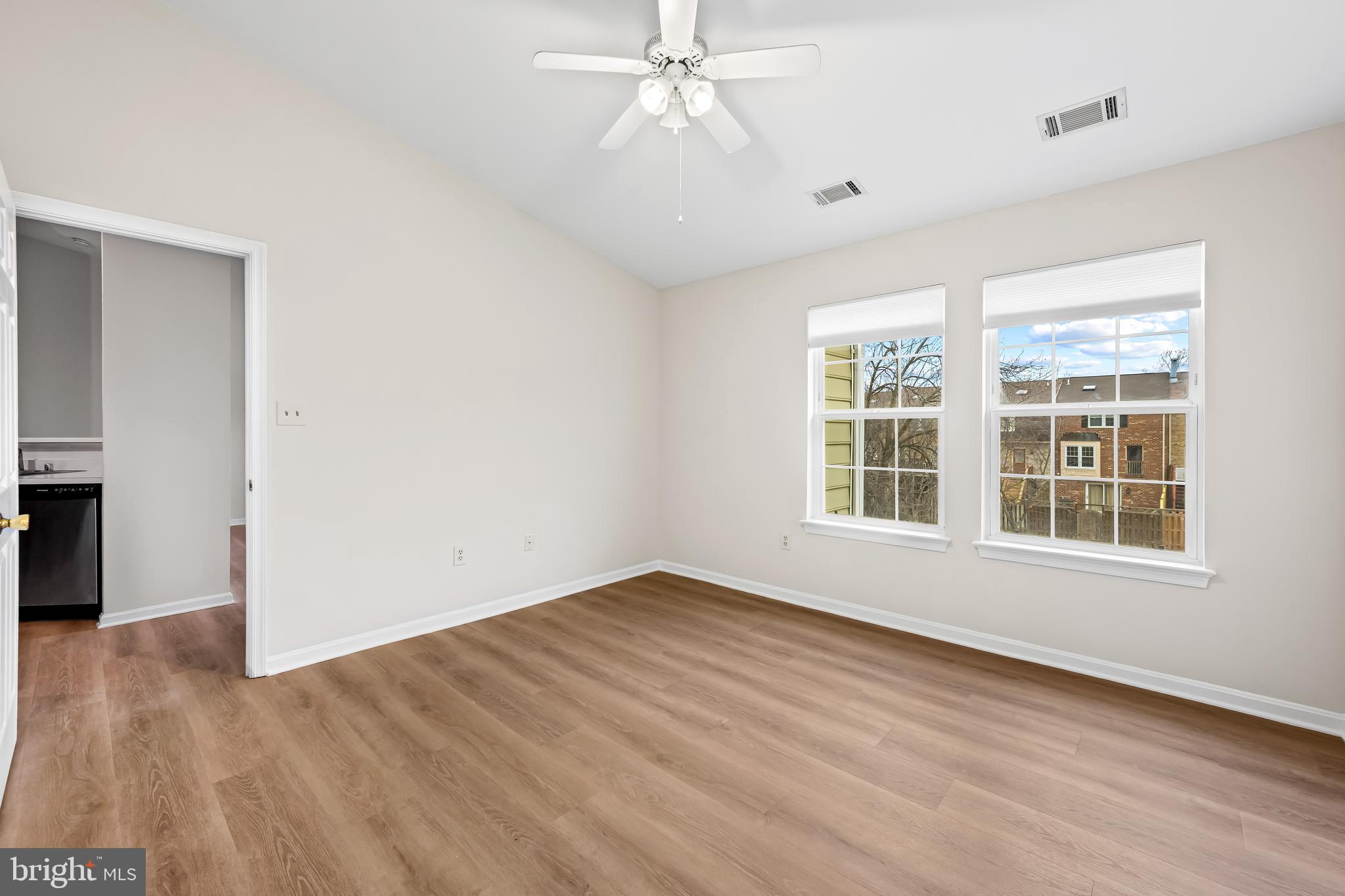 WATERSIDE - Residential