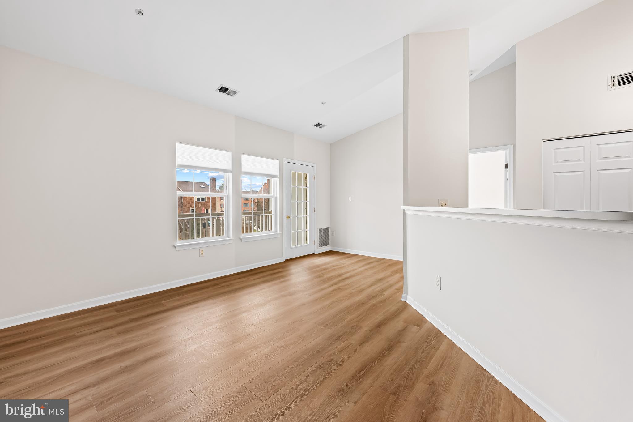 WATERSIDE - Residential