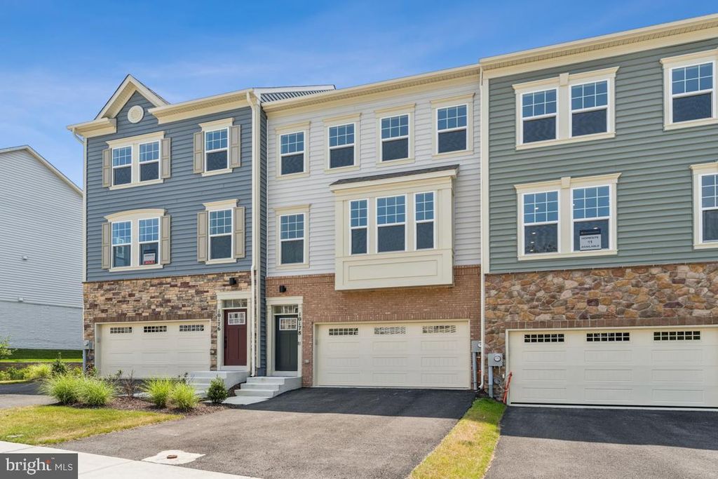 Photo of 10182 Kings Grove Way, DAMASCUS, MD 20872 (MLS # MDMC2201830)