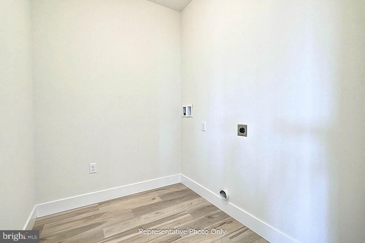 WINDING CREEK - Residential