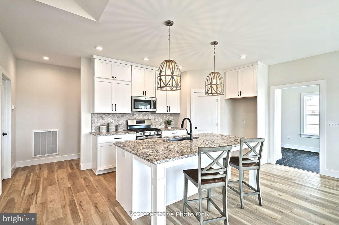 WINDING CREEK - Residential