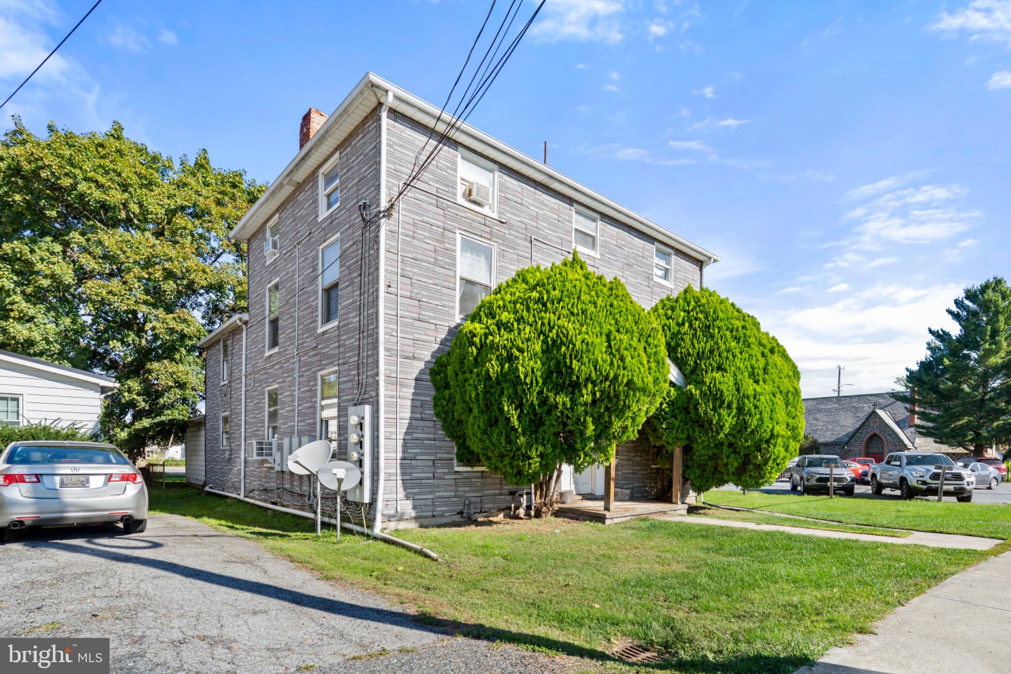 203 W MAIN STREET