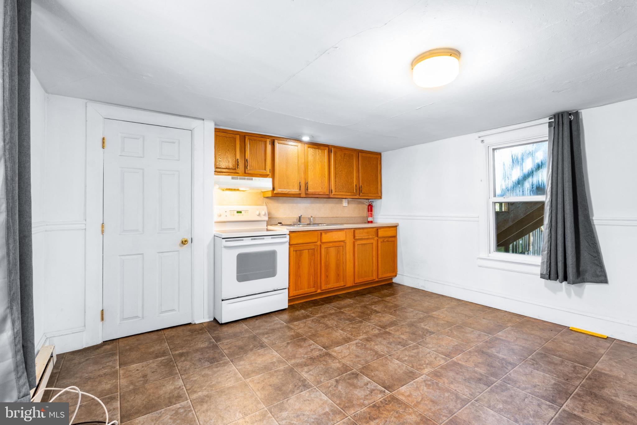 203 W MAIN STREET