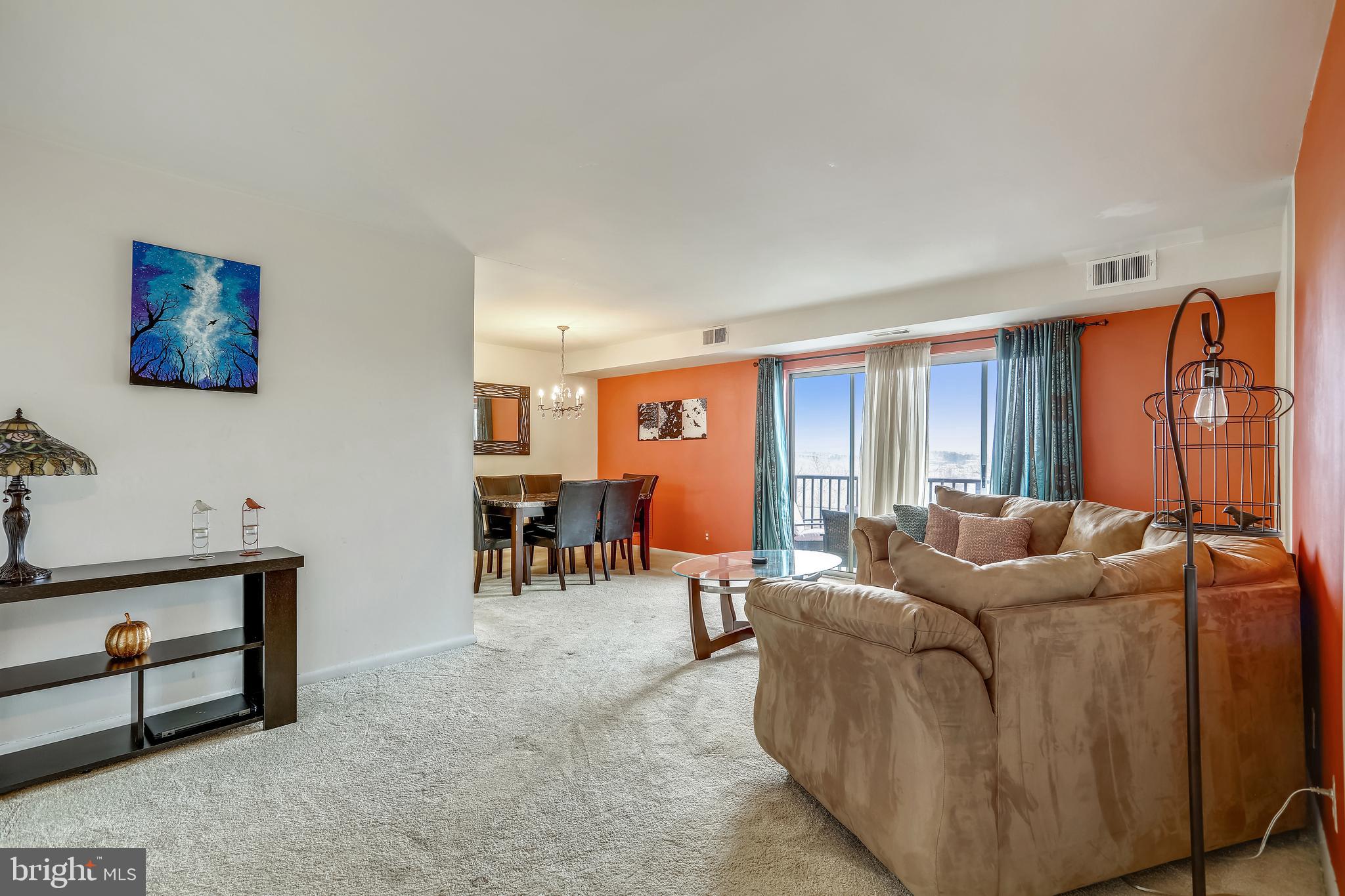 COLUMBIA TOWERS - Residential