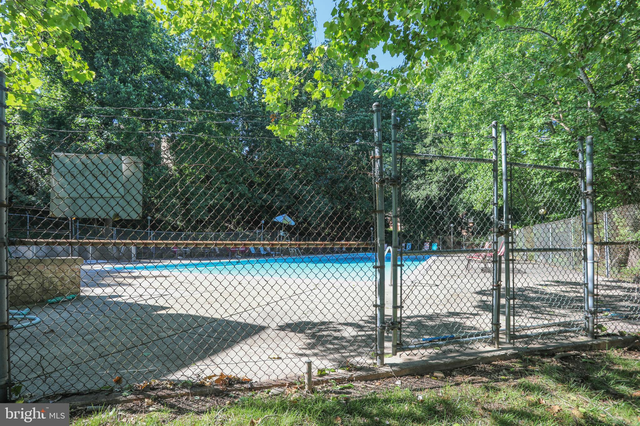 COLUMBIA TOWERS - Residential