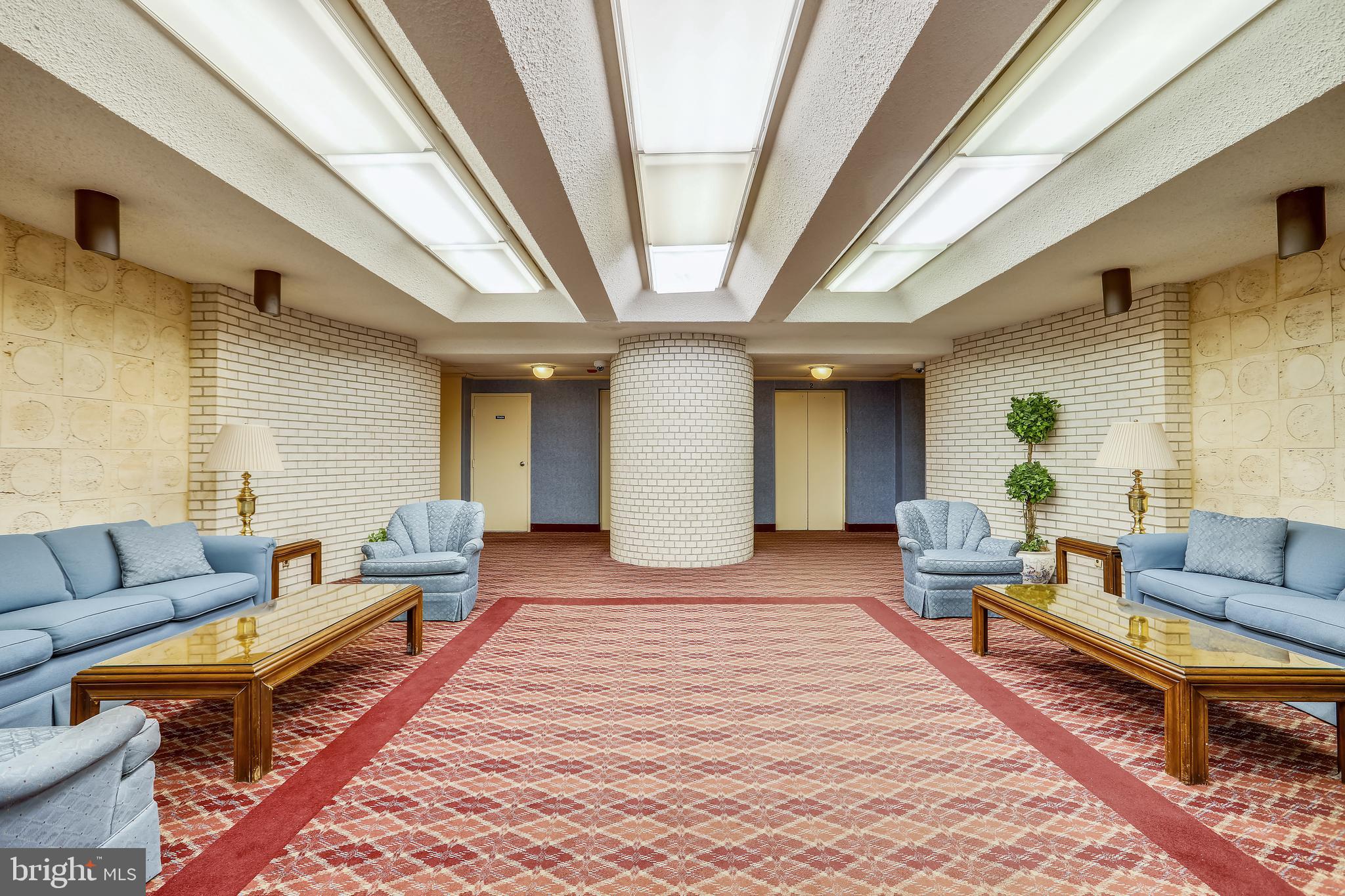 COLUMBIA TOWERS - Residential