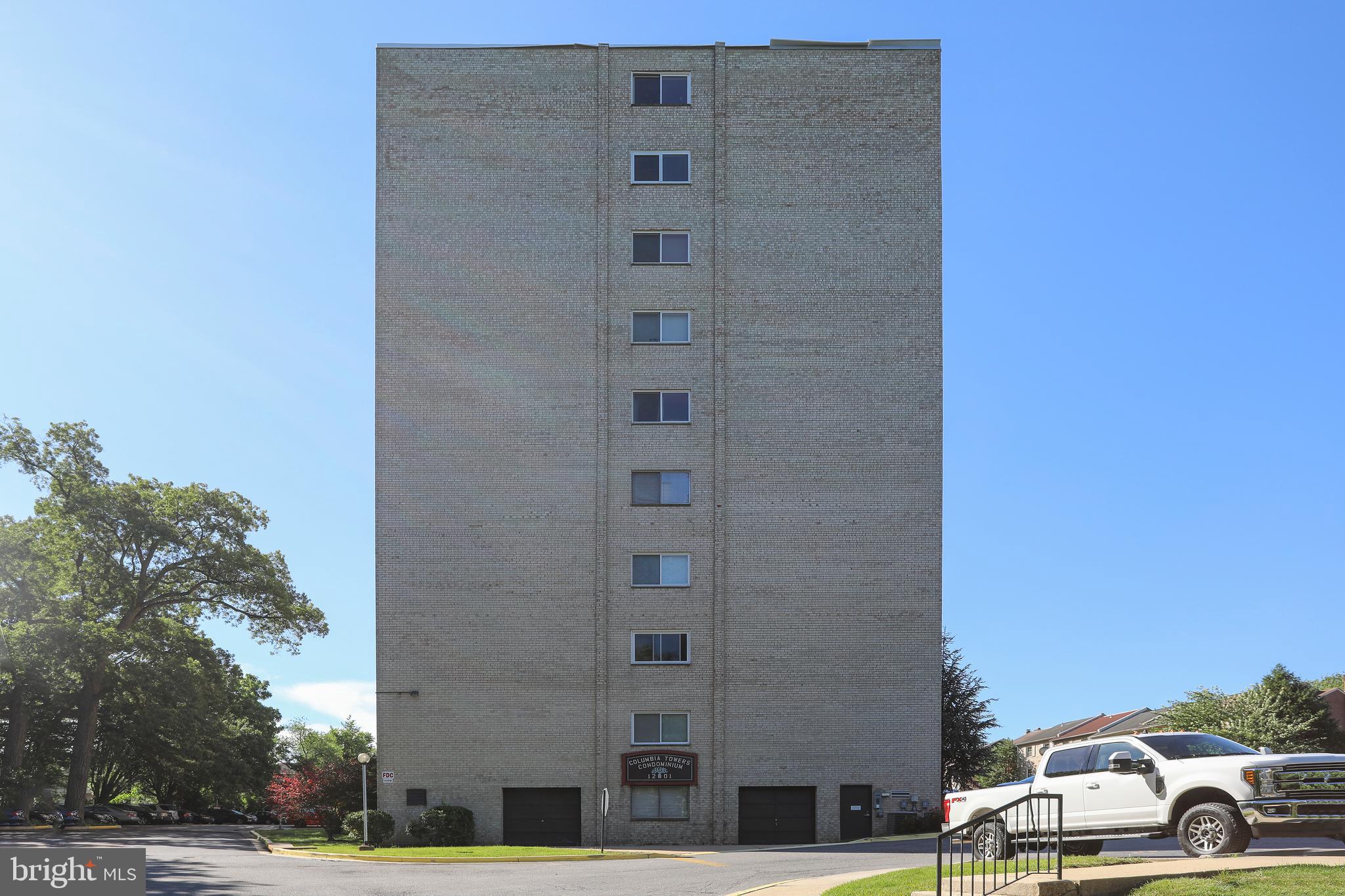 COLUMBIA TOWERS - Residential