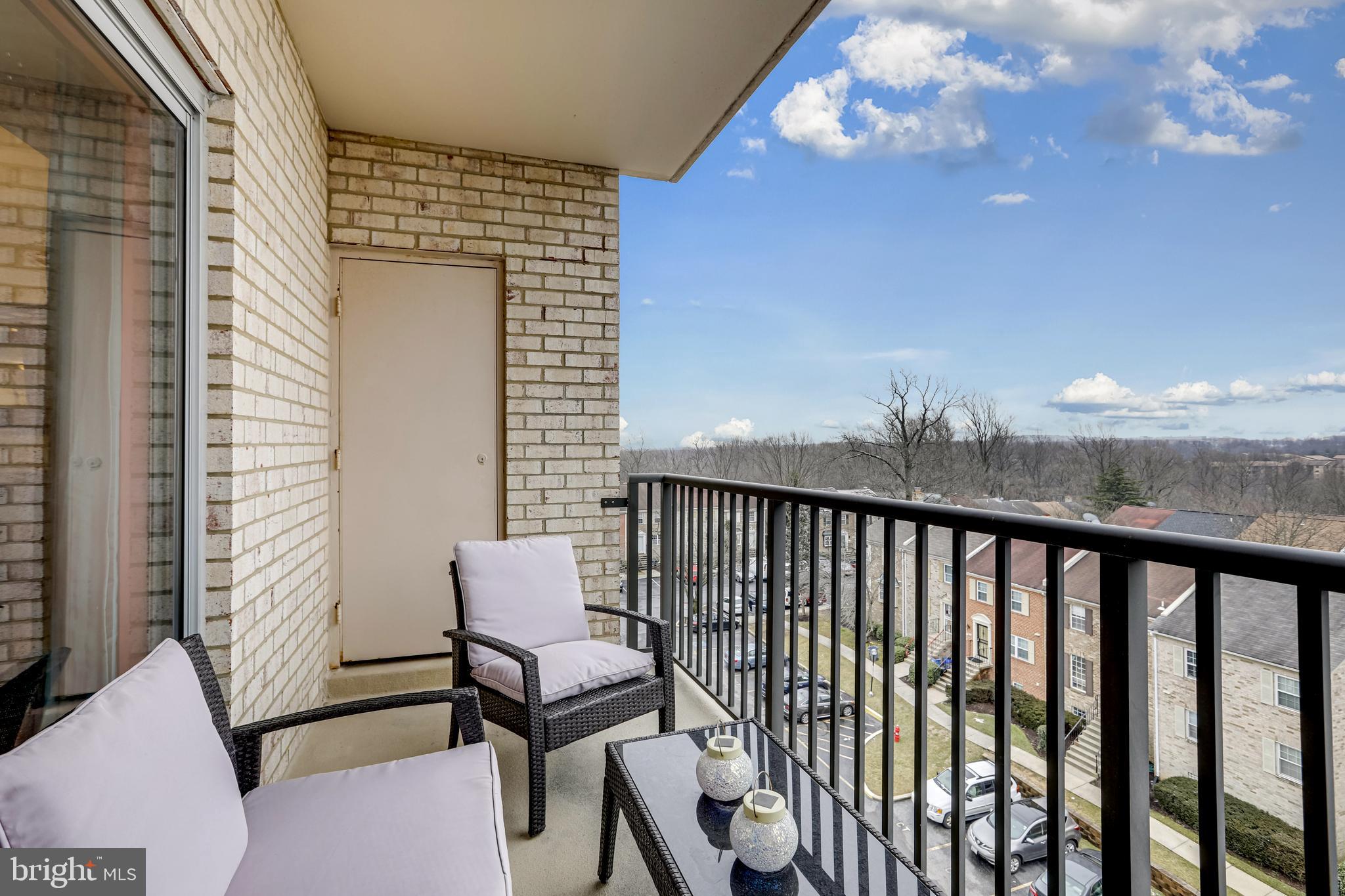 COLUMBIA TOWERS - Residential