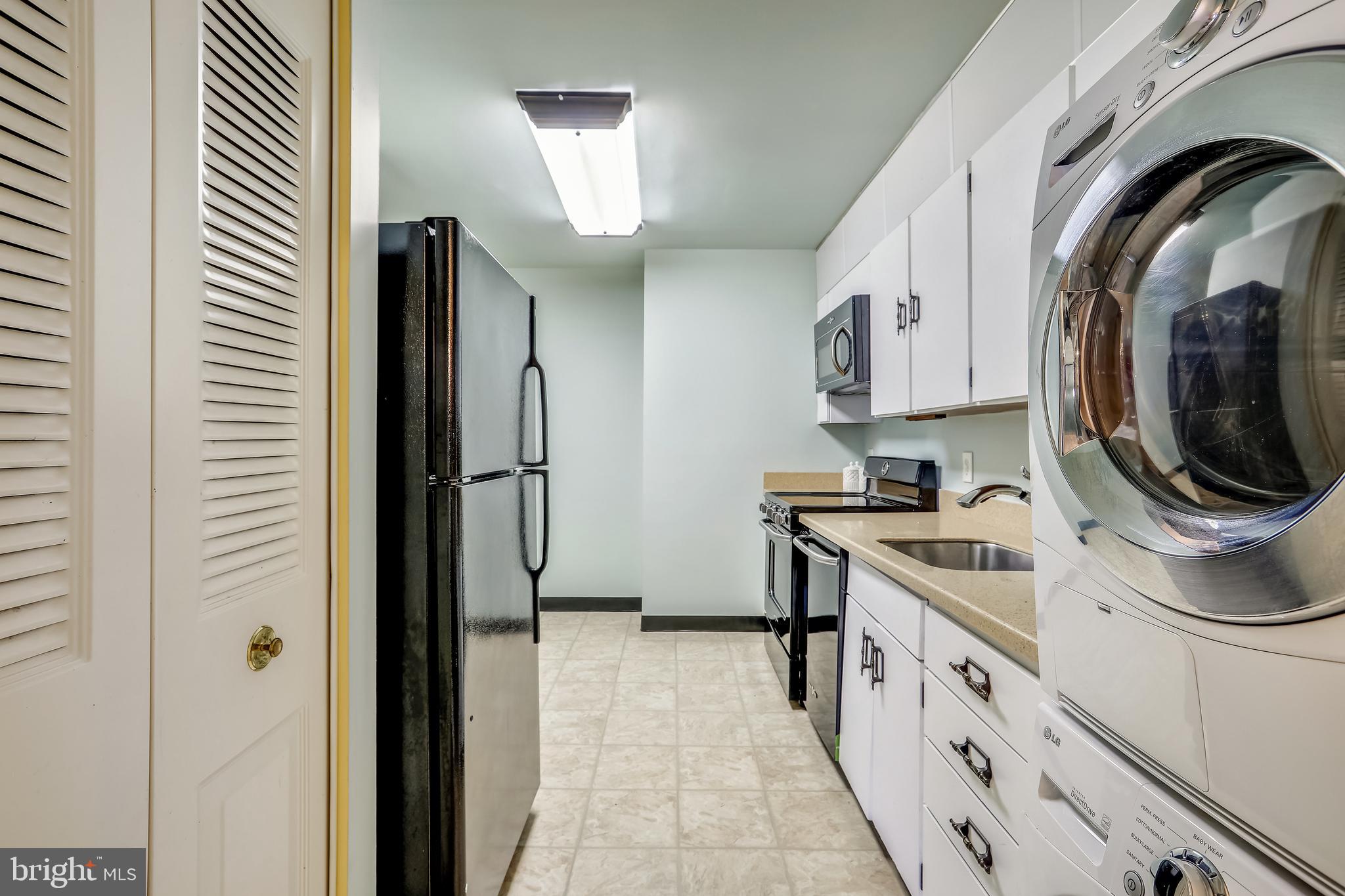 COLUMBIA TOWERS - Residential