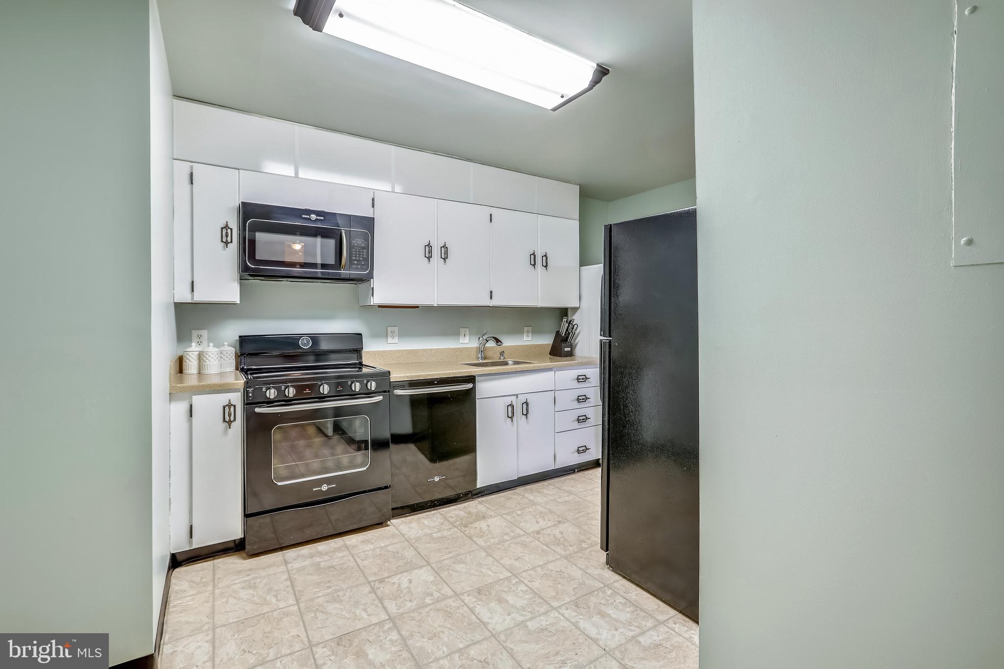 COLUMBIA TOWERS - Residential