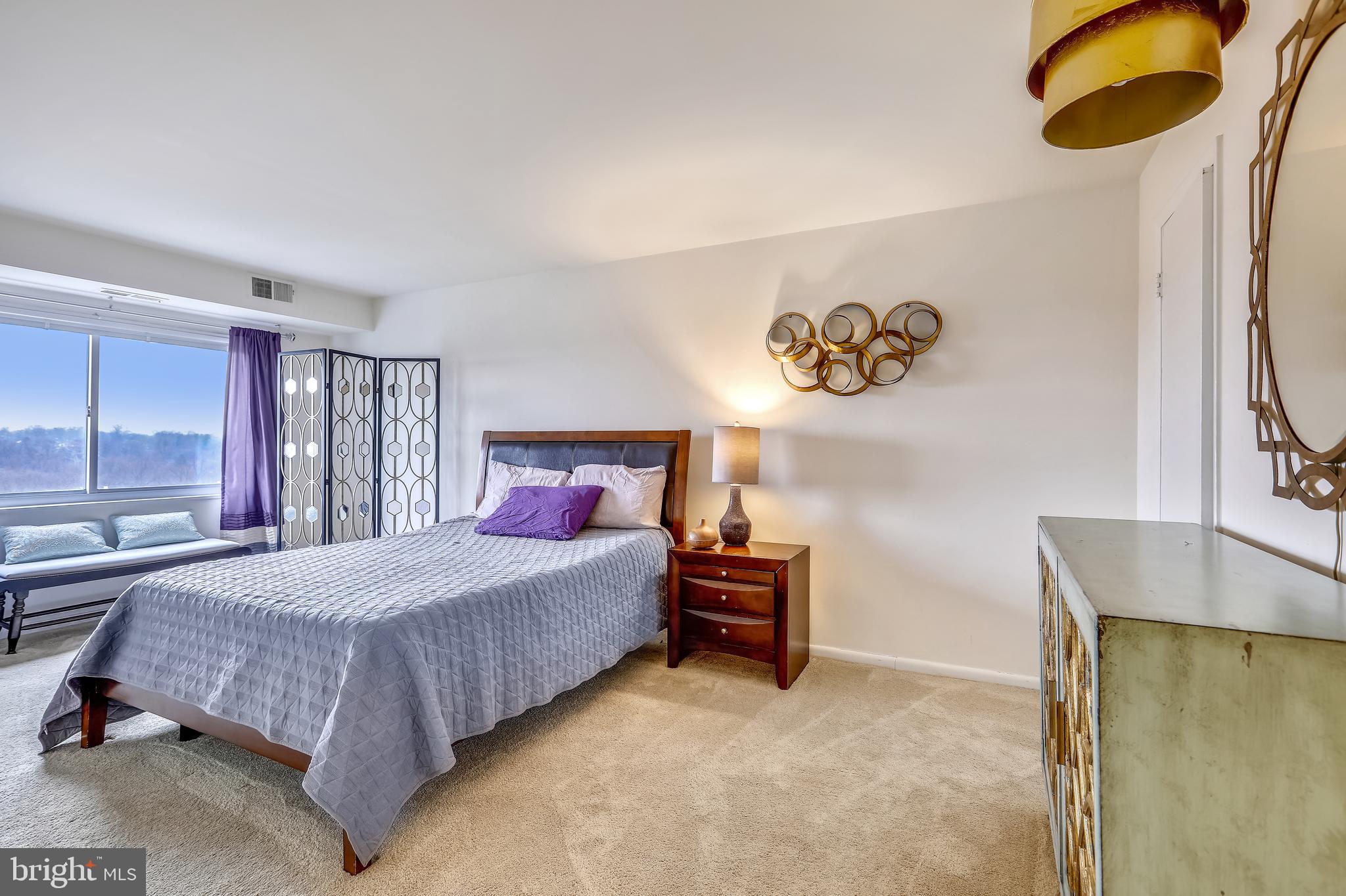 COLUMBIA TOWERS - Residential