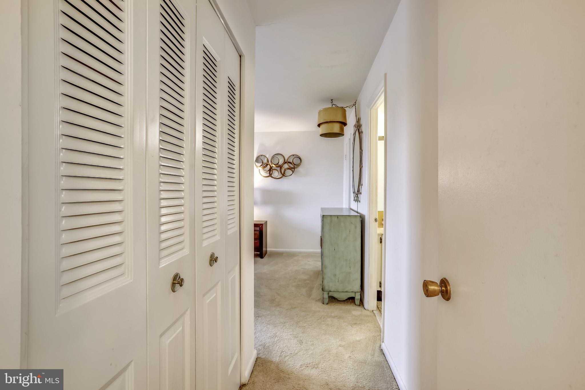 COLUMBIA TOWERS - Residential