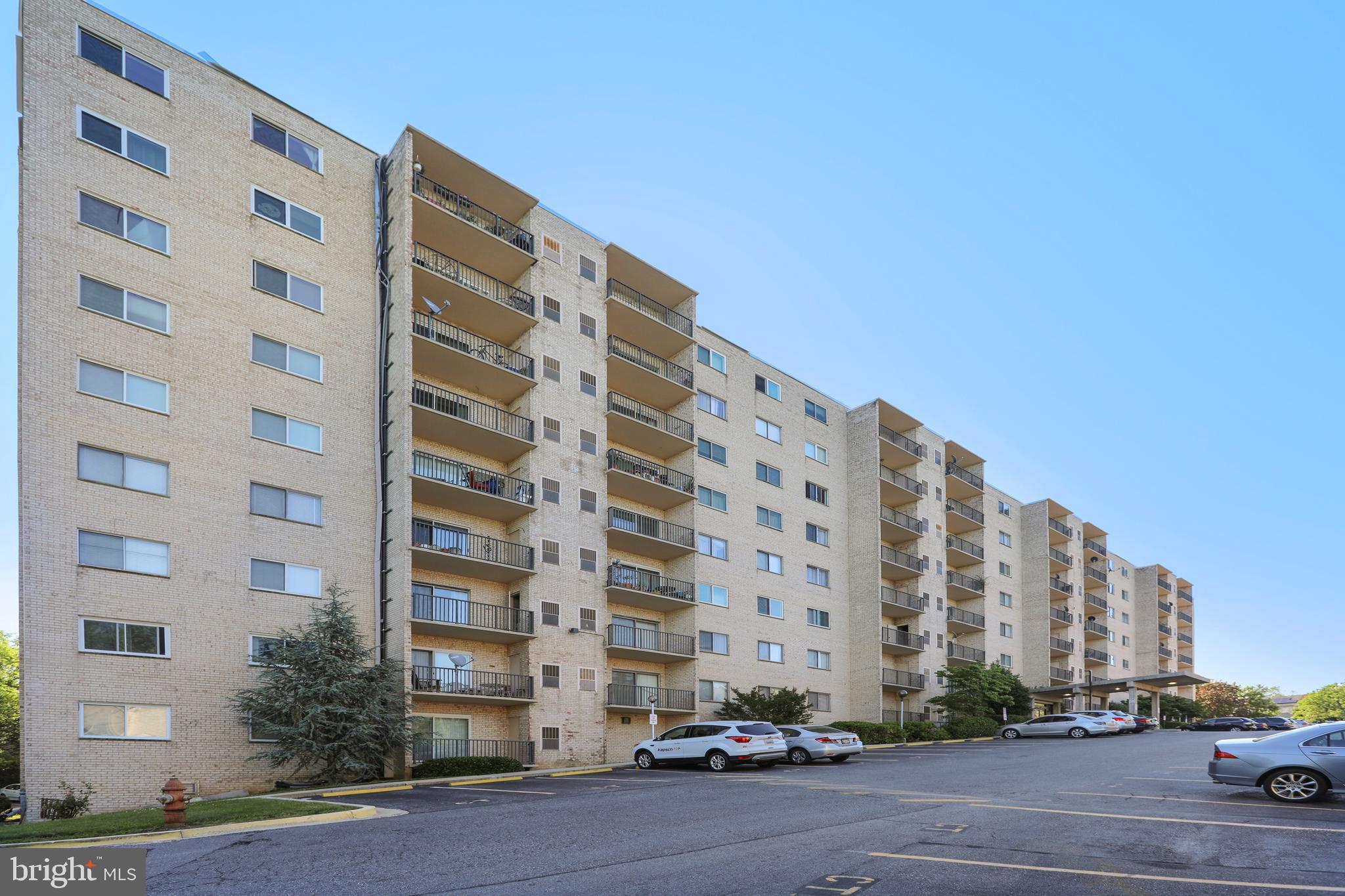 COLUMBIA TOWERS - Residential