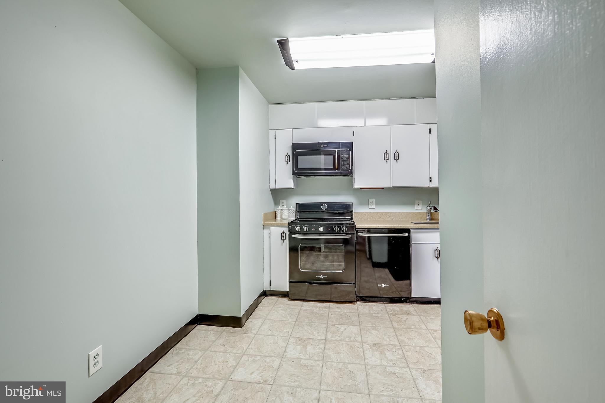 COLUMBIA TOWERS - Residential