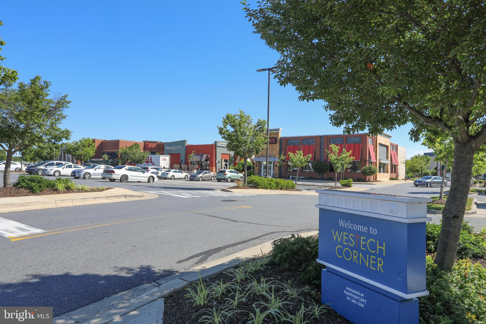 COLUMBIA TOWERS - Residential