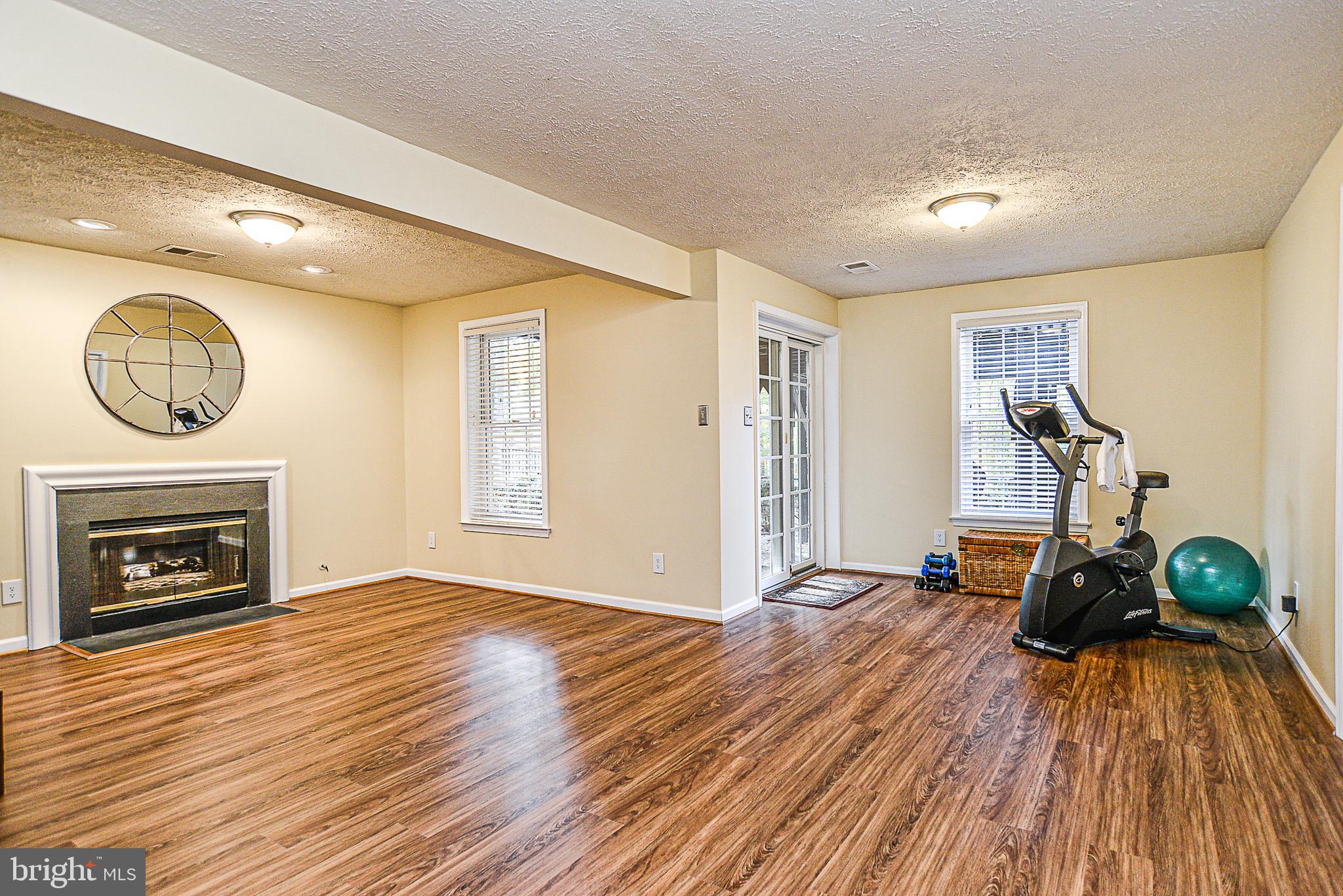 CROSSPOINTE - Residential