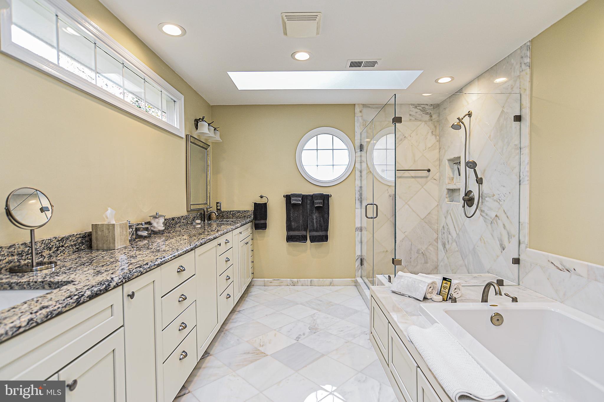 CROSSPOINTE - Residential