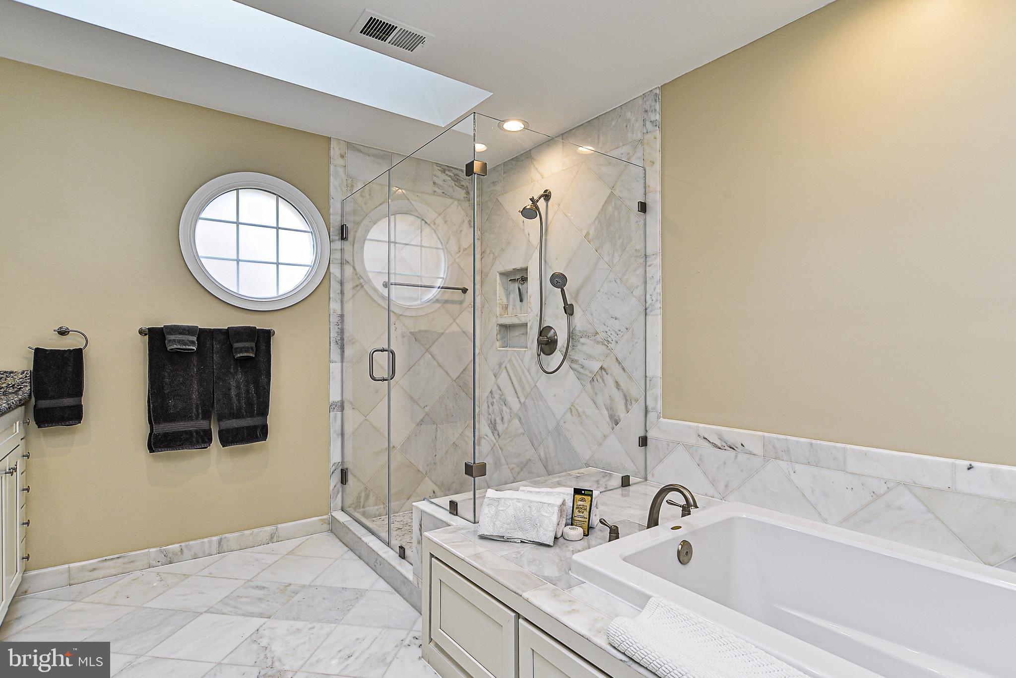 CROSSPOINTE - Residential