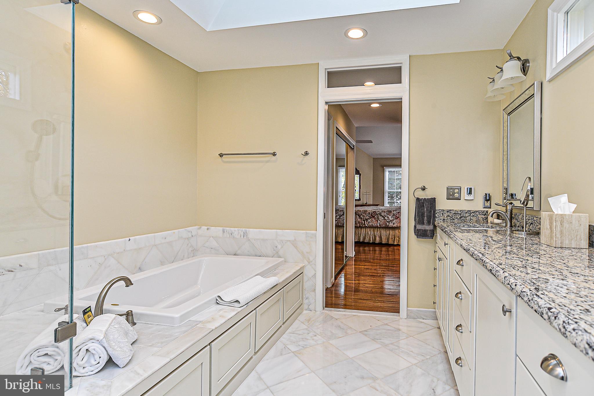 CROSSPOINTE - Residential