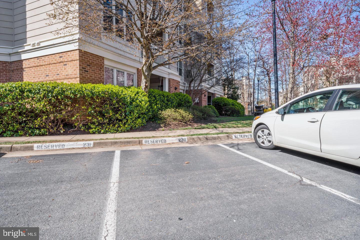 WORLDGATE CONDO - Residential