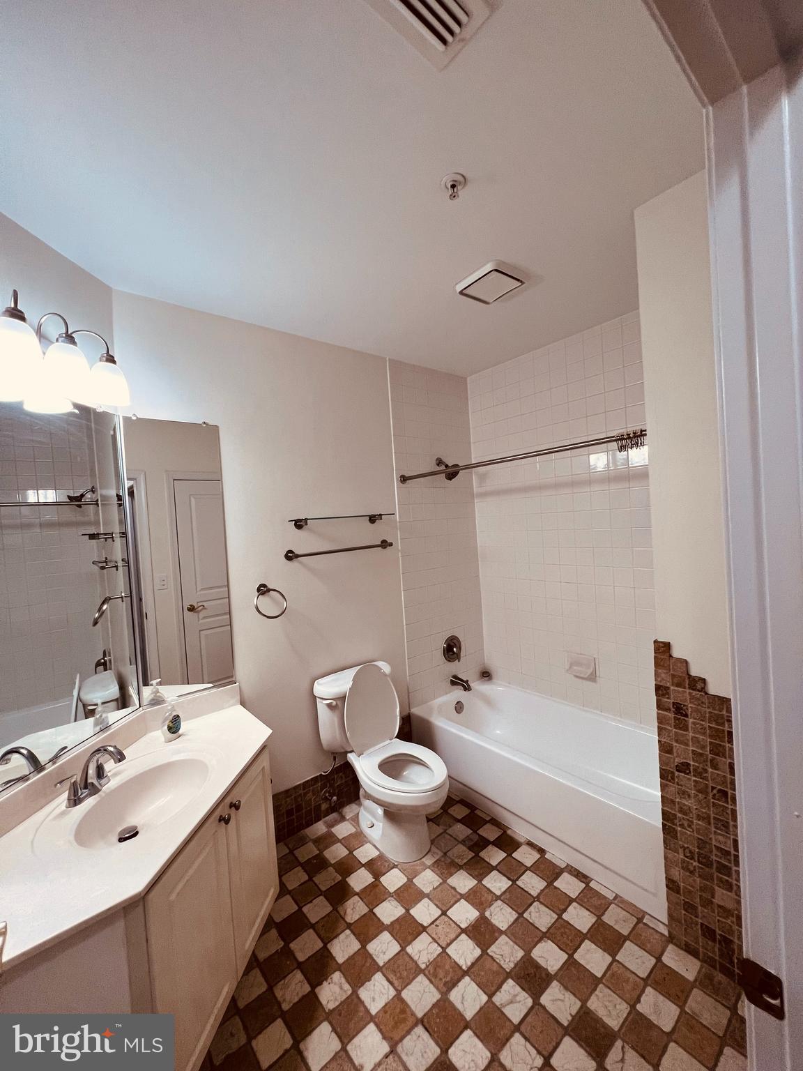 WORLDGATE CONDO - Residential