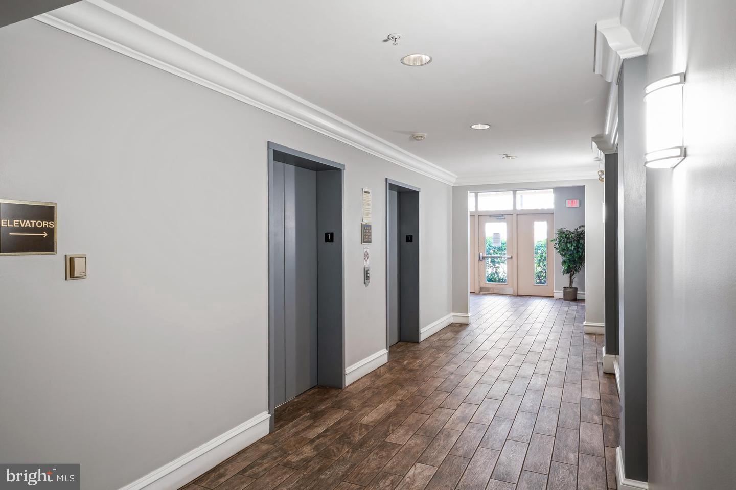 WORLDGATE CONDO - Residential