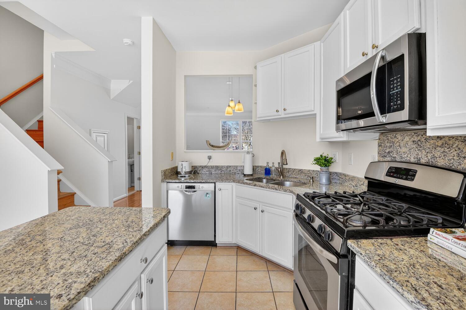 LAKELANDS - Residential