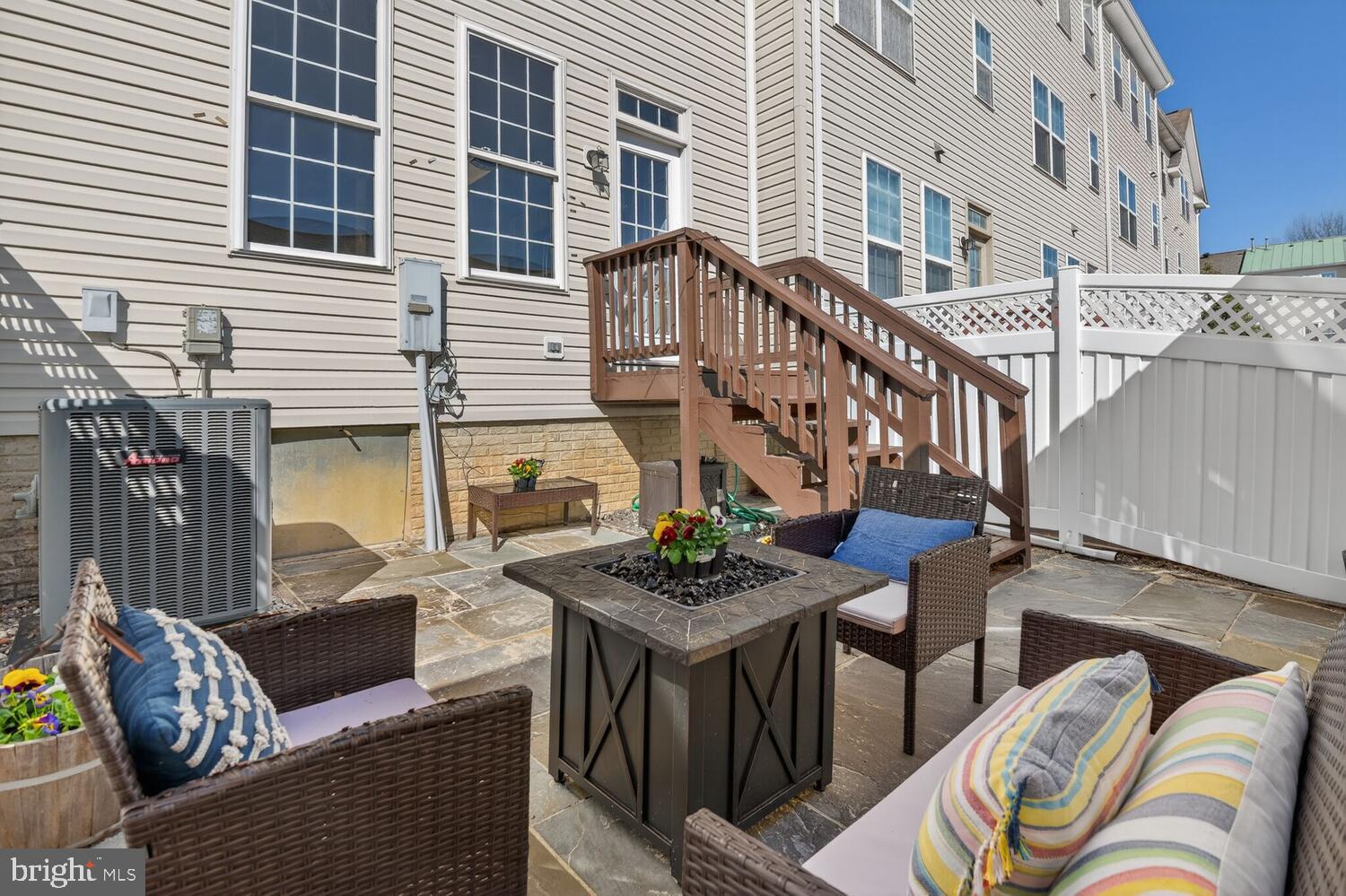 LAKELANDS - Residential