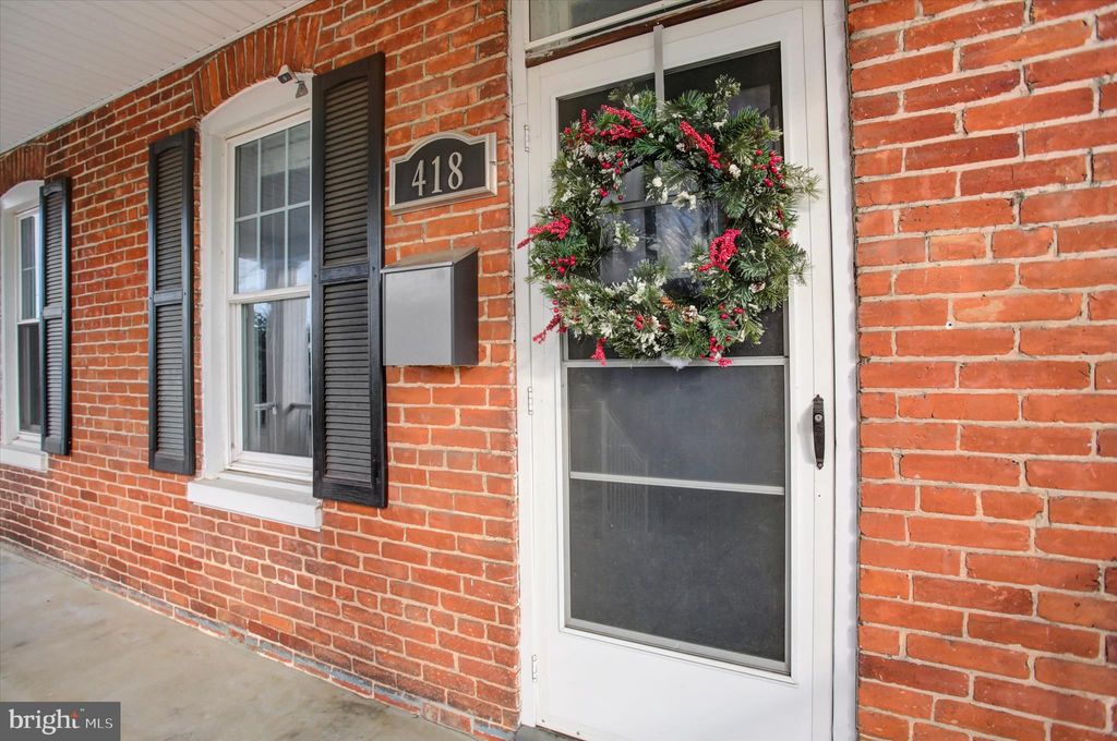 Photo of 418 W Sixth St, WAYNESBORO, PA 17268 (MLS # PAFL2031314)